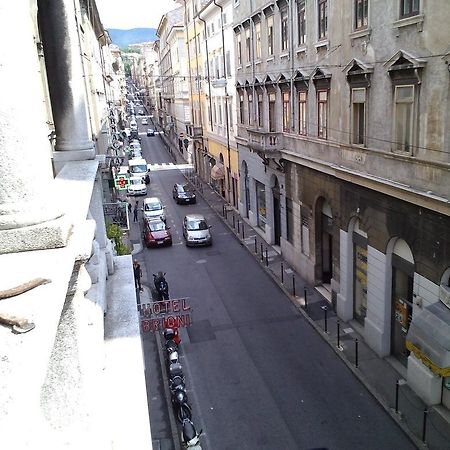Hotel Brioni Триест Экстерьер фото
