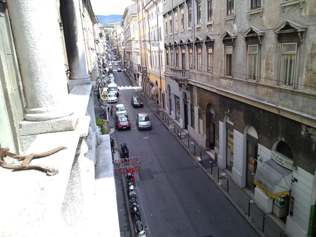 Hotel Brioni Триест Экстерьер фото